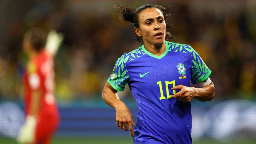 Brazil great Marta to retire from international football